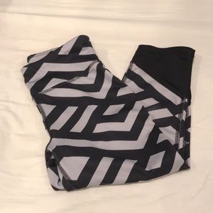 Girl’s Danskin Now athletic leggings size 6